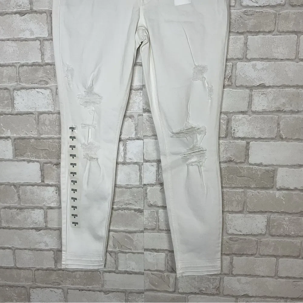 NWT Old Navy Rockstar Super Skinny Distressed Mid-rise Jeans Size 6